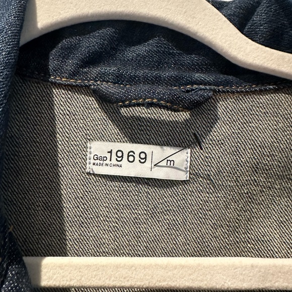 Upcycled Levi’s denim jean jacket with quilt patch - Picture 4 of 5